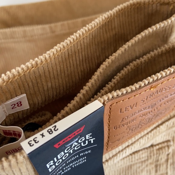 New Levi’s ribcage bootcut high rise pants - Picture 11 of 11